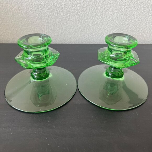 Vintage Fostoria Green Uranium Glass Candle Holders // Set of 2 // Fairfax Taper - Picture 1 of 6